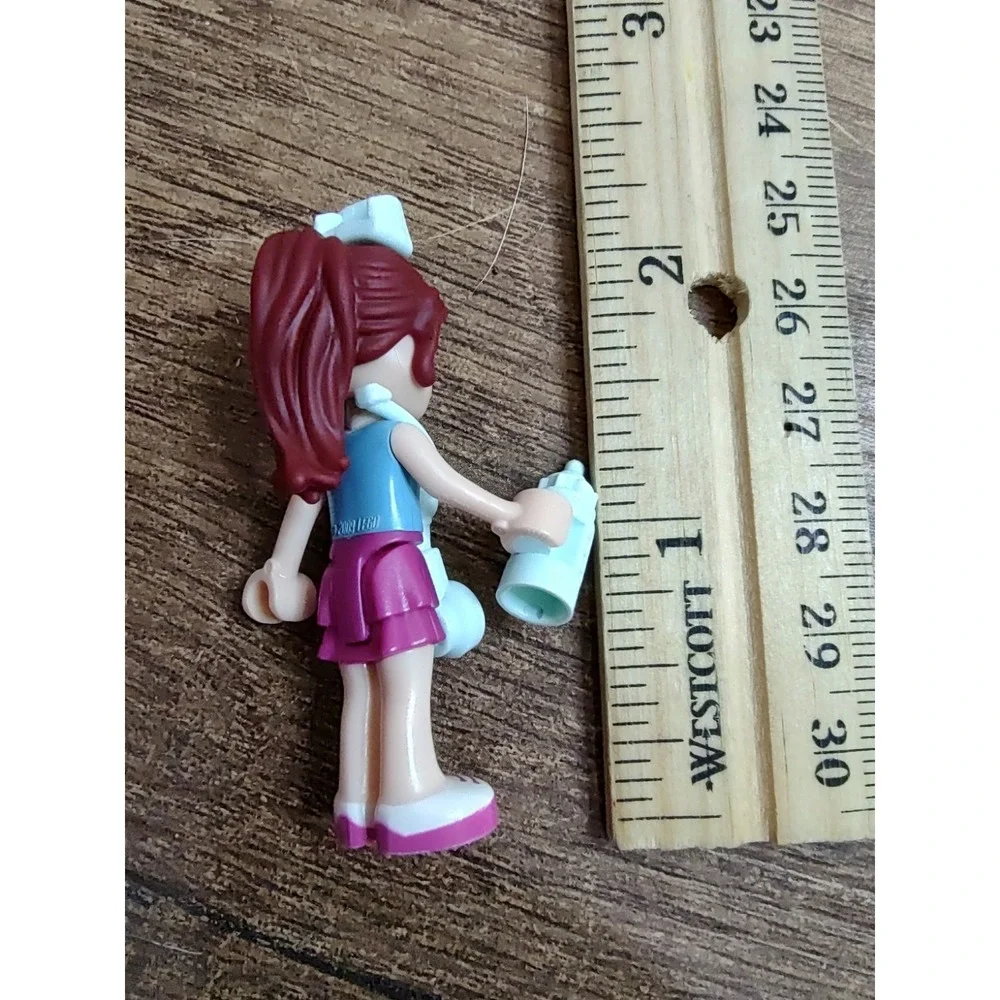 LEGO Friends MIA Azure Top Cross Logo Nurse Hat Stethoscope Bottle Vet Kit 10728
